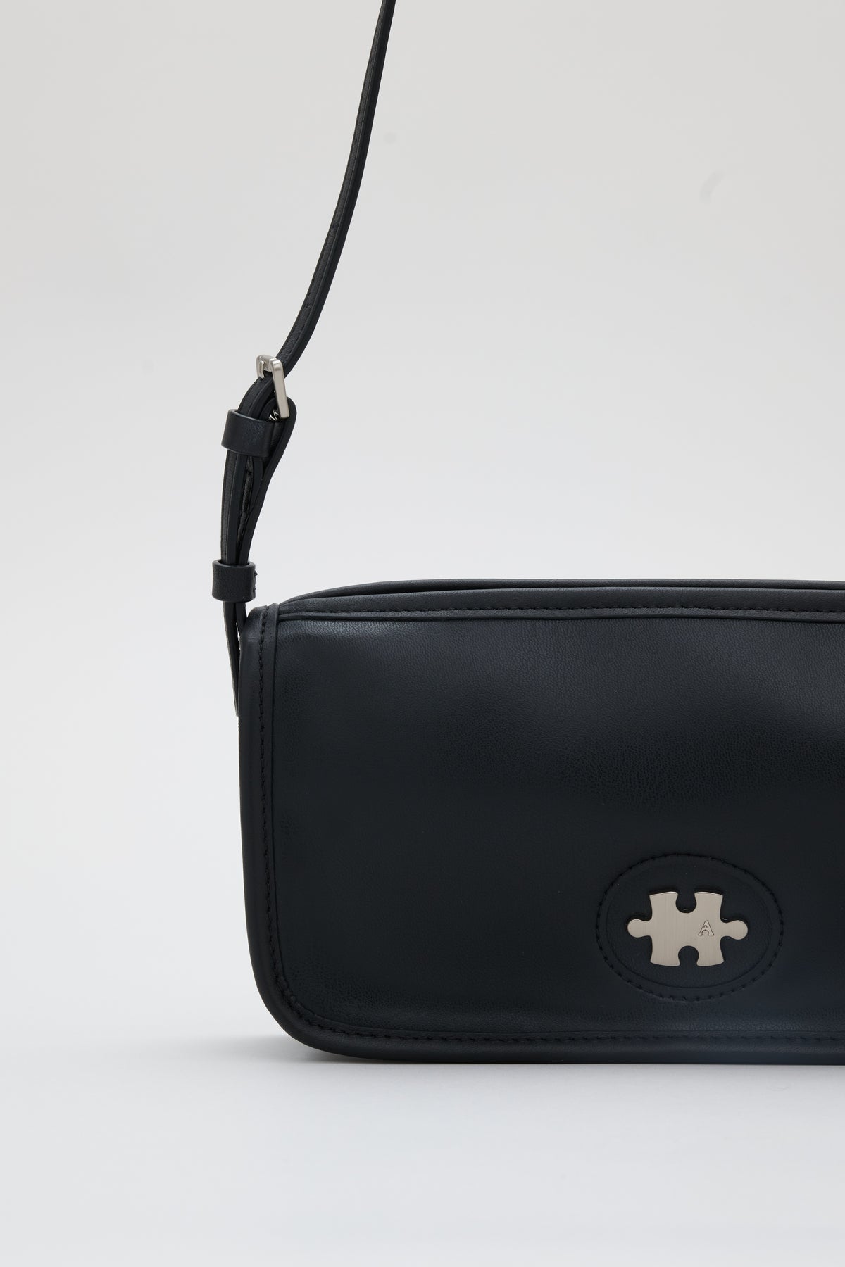 La Cassette bag [deep black]