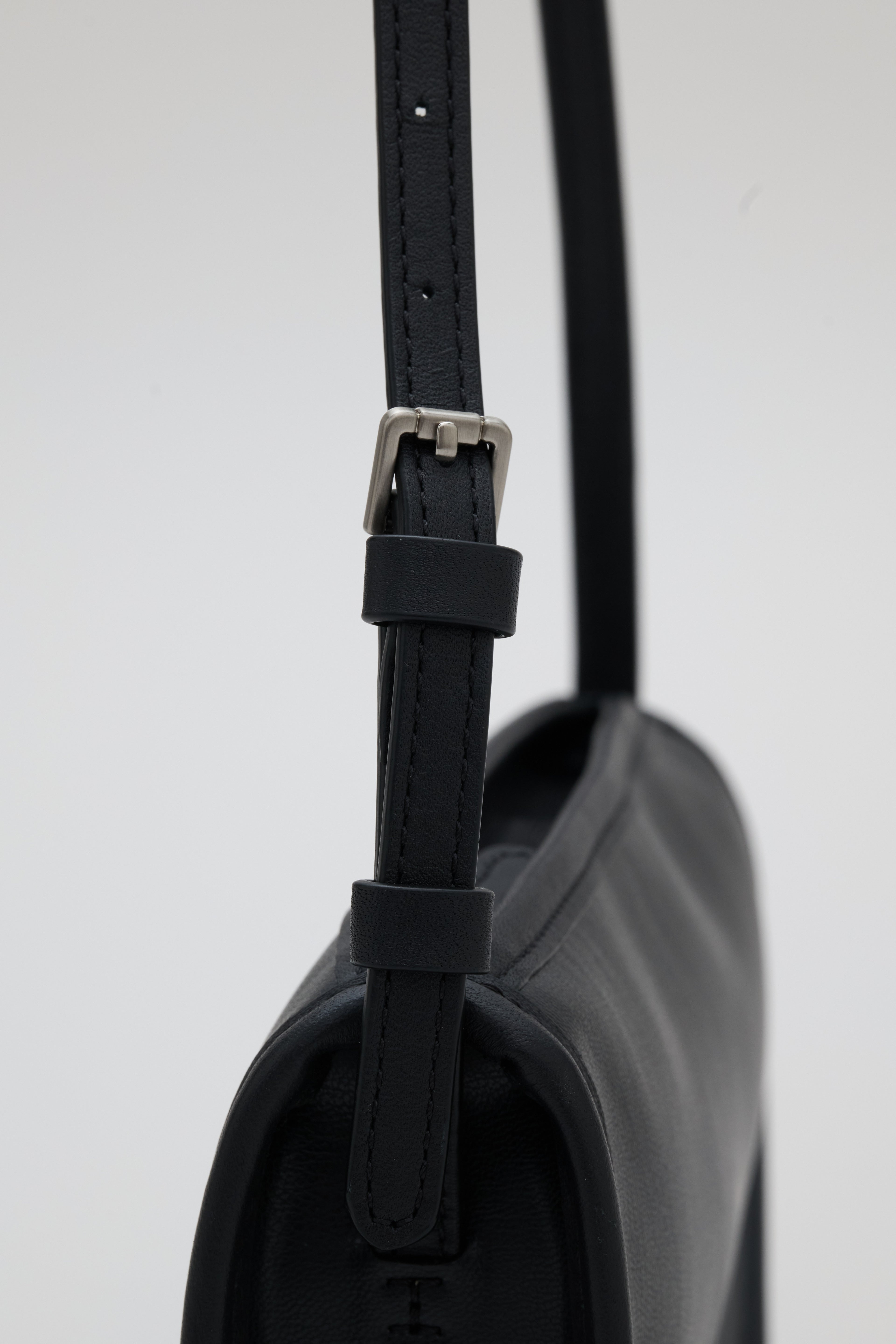 La Cassette bag [deep black]
