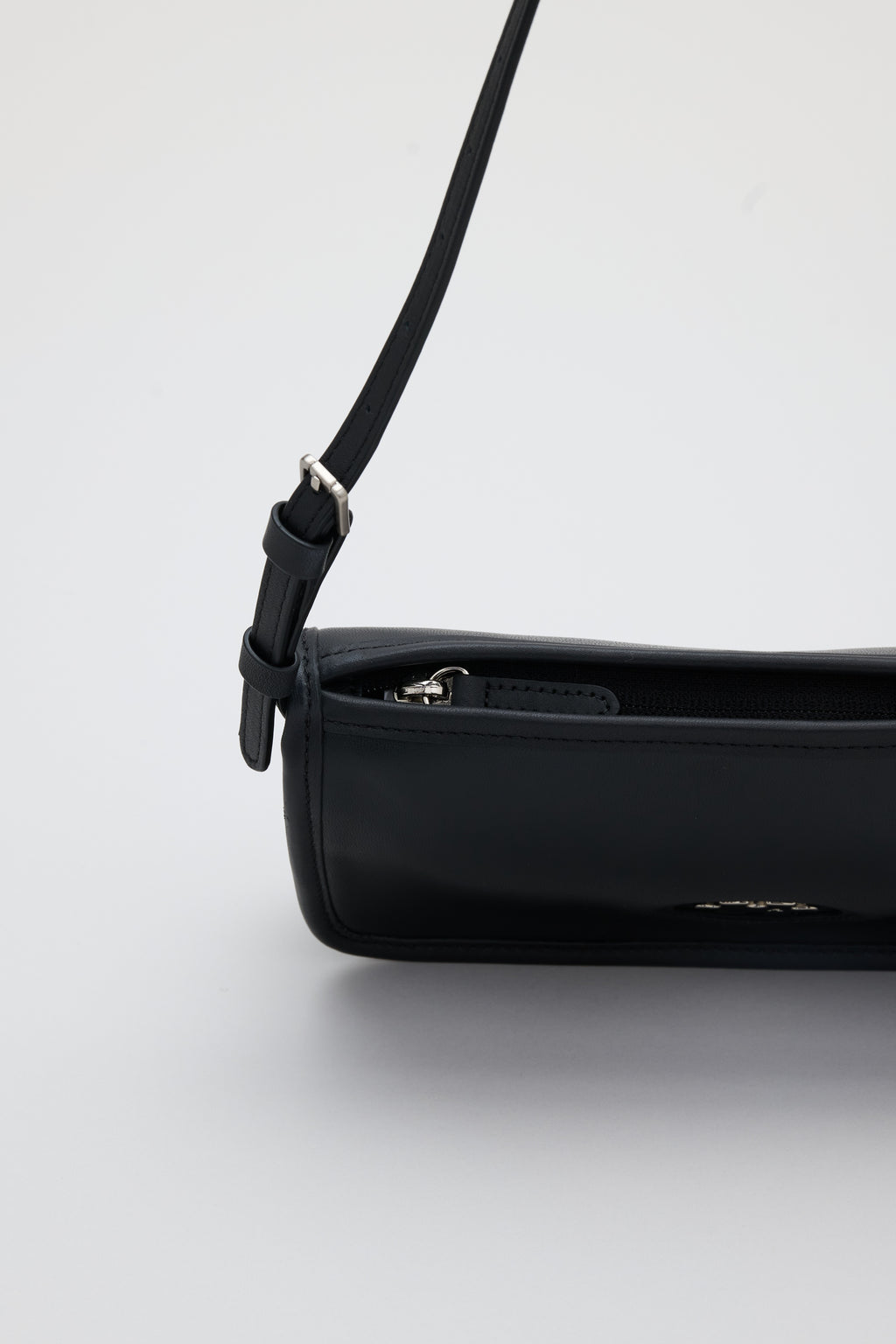 La Cassette bag [deep black]
