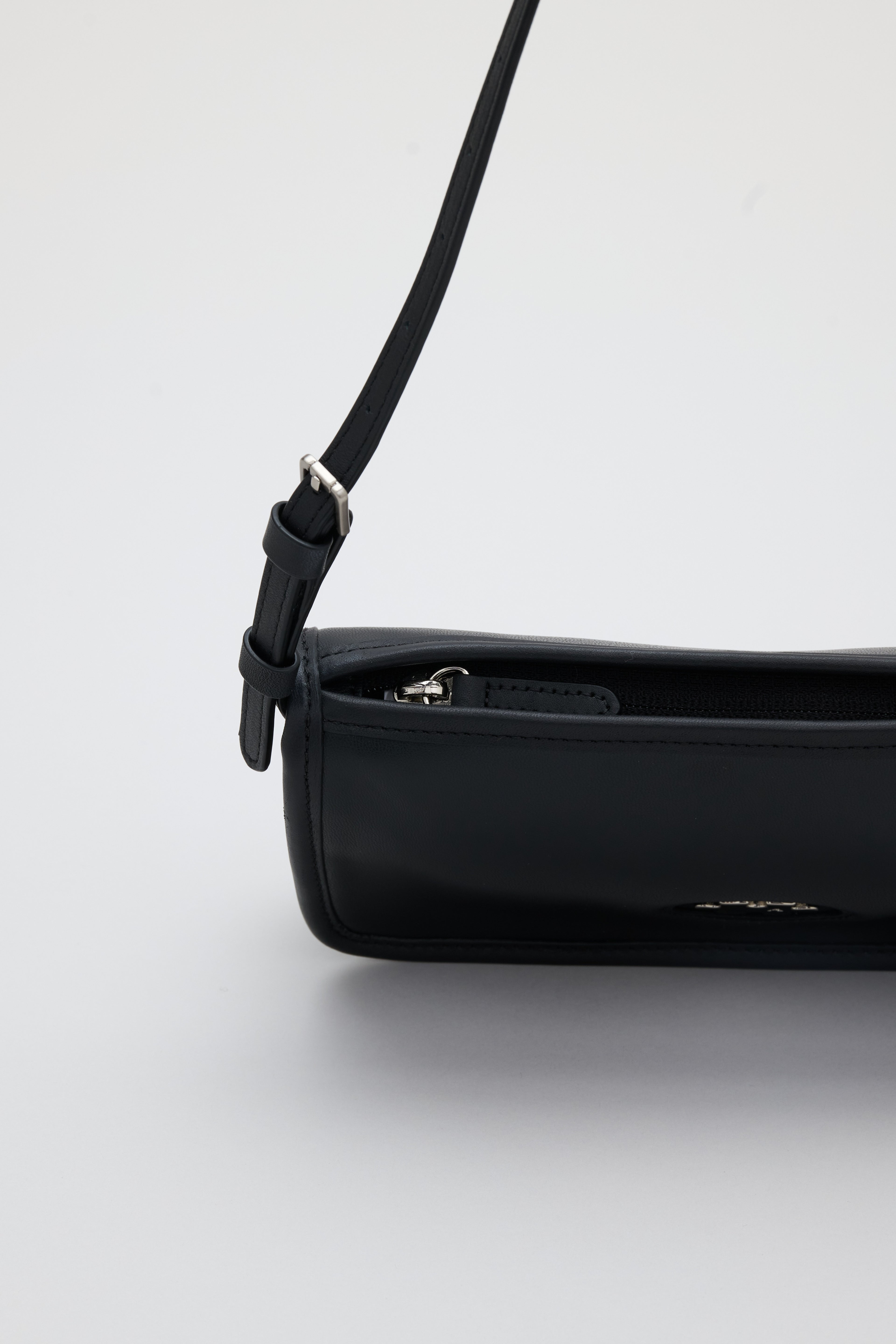 La Cassette bag [deep black]
