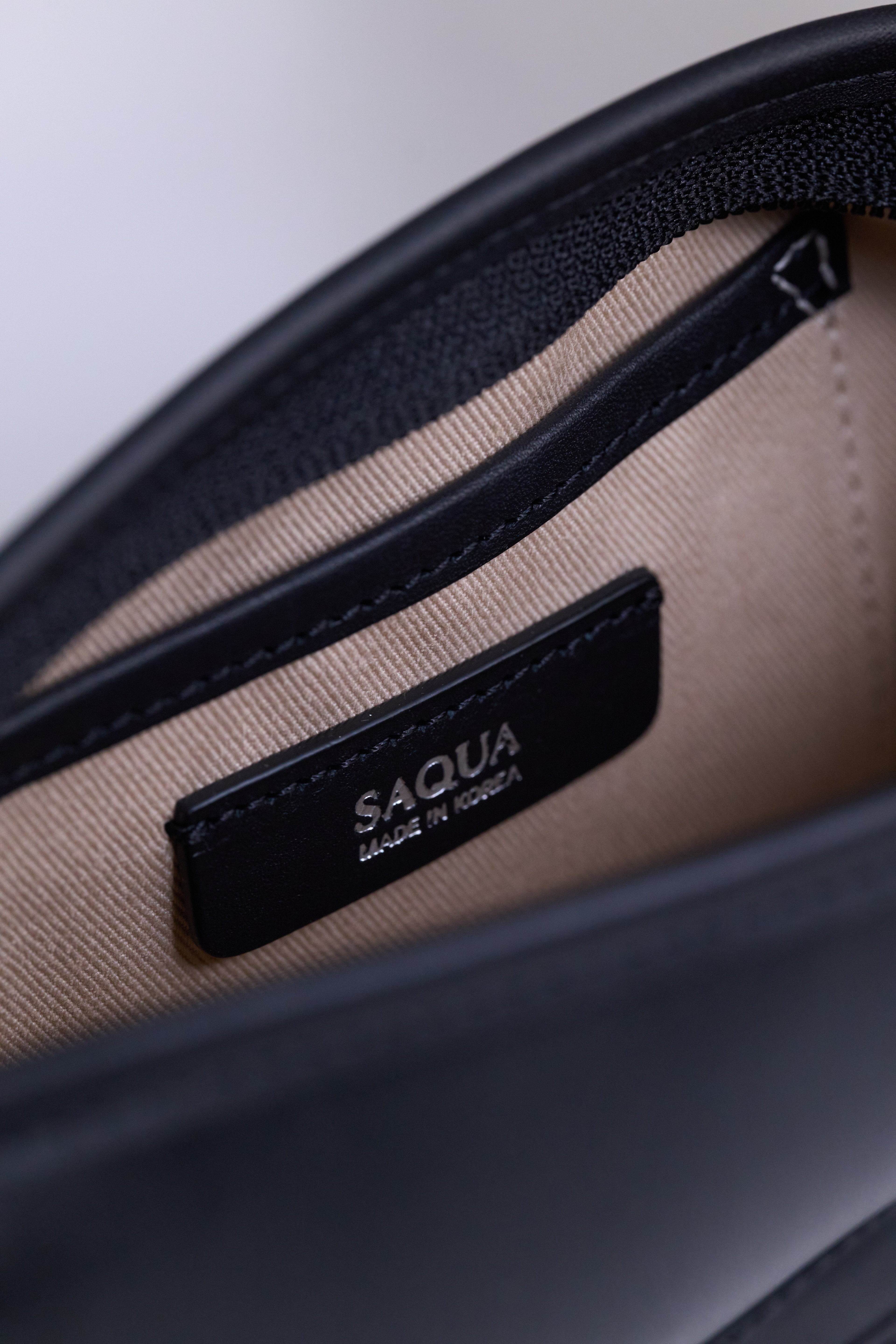 La Cassette bag [deep black]